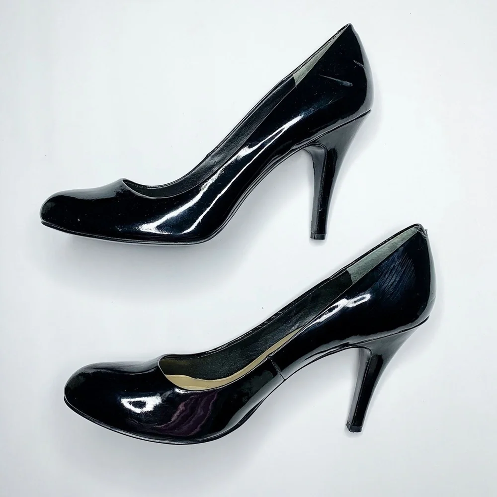 Nine West PAIGE0 Black Pumps Heels Almond Toe Shiny 9.5M Women Dressy